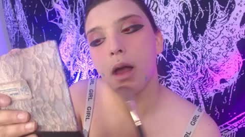 Mika online show from 04/11/26, 05:06