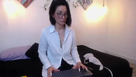 Snapshot of mikaza_akerman chatting on 04/30/26, 08:57 mikaza online show from 04/30/26, 08:57