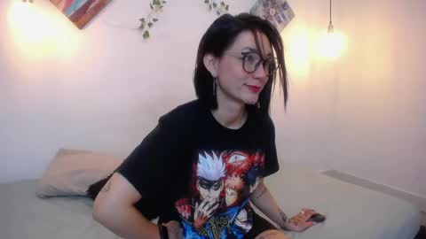 Snapshot of mikaza_akerman chatting on 05/11/26, 03:07 mikaza online show from 05/11/26, 03:07
