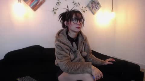 Snapshot of mikaza_akerman chatting on 05/26/26, 12:45 mikaza online show from 05/26/26, 12:45