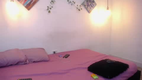 Snapshot of mikaza_akerman chatting on 06/02/26, 12:40 mikaza online show from 06/02/26, 12:40