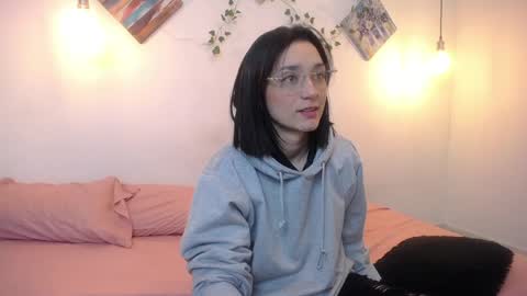Snapshot of mikaza_akerman chatting on 06/04/26, 01:50 mikaza online show from 06/04/26, 01:50