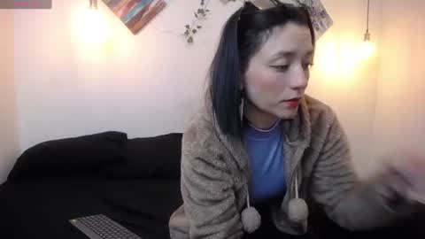 Snapshot of mikaza_akerman chatting on 06/10/26, 01:10 mikaza online show from 06/10/26, 01:10