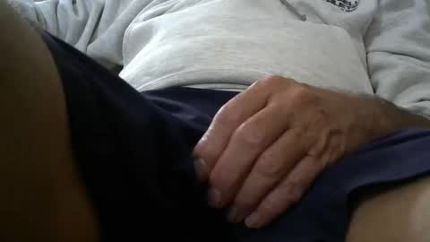 Snapshot of mike26051 chatting on 12/13/24, 08:15 mike26051 online show from 12/13/24, 08:15