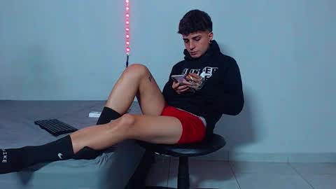 Mike IMDEPENDIENT MODEL online show from 12/01/25, 03:33