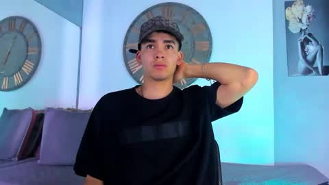 Mike 0233 online show from 01/04/25, 03:40