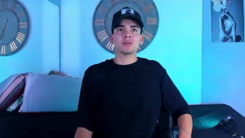 Mike 0233 online show from 01/05/25, 04:47