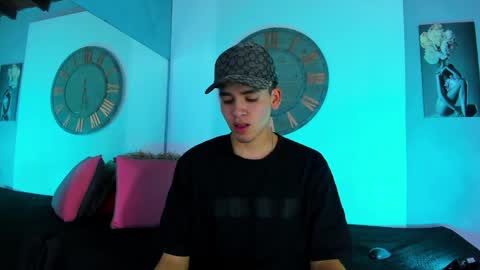 Mike 0233 online show from 01/24/25, 03:32