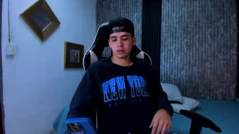 Mike 0233 online show from 09/25/25, 03:43