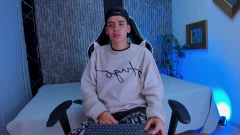 Mike 0233 online show from 10/08/25, 05:16