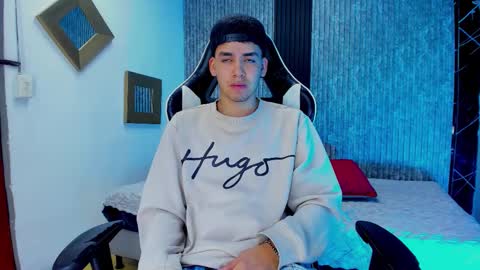 Mike 0233 online show from 12/05/25, 05:05