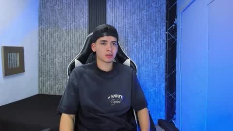 Mike 0233 online show from 12/20/25, 04:30