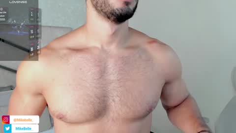 Snapshot of mike_belle chatting on 01/02/25, 10:55 Mike Belle online show from 01/02/25, 10:55