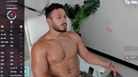 Snapshot of mike_belle chatting on 01/11/25, 12:55 Mike Belle online show from 01/11/25, 12:55