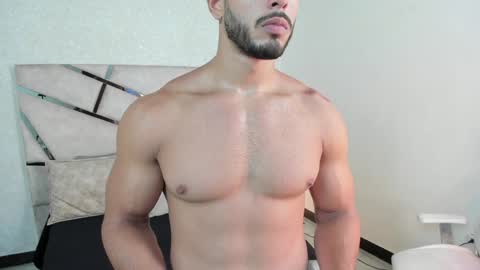 Snapshot of mike_belle chatting on 02/06/25, 10:21 Mike Belle online show from 02/06/25, 10:21