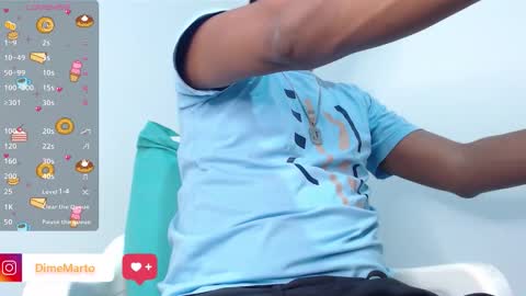 Snapshot of mike_black_22 chatting on 11/05/25, 04:07 Mike online show from 11/05/25, 04:07