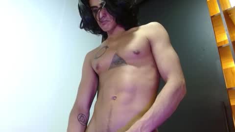 mike_d1030 online show from 11/30/25, 01:53