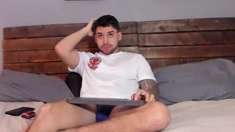 Snapshot of mike_montoya chatting on 01/18/26, 04:16 Mike Montoya online show from 01/18/26, 04:16