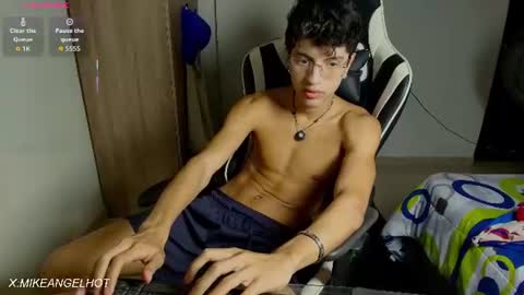 Mike Pineapple online show from 07/02/26, 03:45