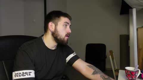 Snapshot of mike_platano chatting on 11/12/25, 10:09 MIKE PLATANO online show from 11/12/25, 10:09