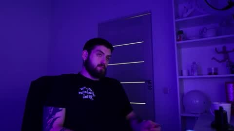 Snapshot of mike_platano chatting on 11/28/25, 10:45 MIKE PLATANO online show from 11/28/25, 10:45