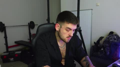 Snapshot of mike_platano chatting on 12/16/25, 10:04 MIKE PLATANO online show from 12/16/25, 10:04