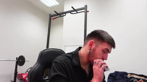 Snapshot of mike_platano chatting on 12/17/25, 08:59 MIKE PLATANO online show from 12/17/25, 08:59