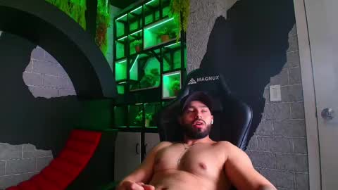 Mike Blare online show from 01/07/25, 01:06