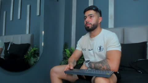 Mike Blare online show from 02/03/25, 07:42