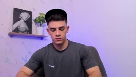 Snapshot of mikecooper_ chatting on 01/28/25, 04:18 Mike Cooper online show from 01/28/25, 04:18