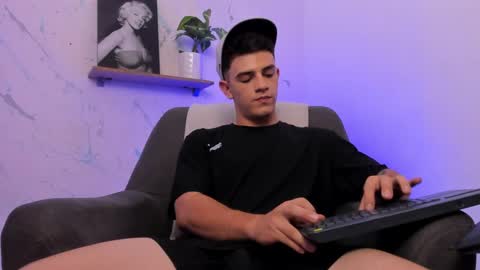 Snapshot of mikecooper_ chatting on 03/11/25, 08:09 Mike Cooper online show from 03/11/25, 08:09