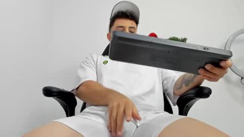 Snapshot of mikecooper_ chatting on 10/09/25, 04:32 Mike Cooper online show from 10/09/25, 04:32