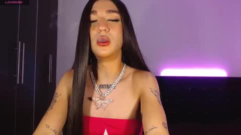 Snapshot of mikee_g chatting on 12/24/24, 07:49 ZARA BLARE online show from 12/24/24, 07:49