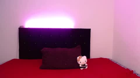 Snapshot of mikee_g chatting on 02/17/25, 11:09 ZARA BLARE online show from 02/17/25, 11:09