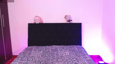 Snapshot of mikee_g chatting on 09/29/25, 02:27 ZARA BLARE online show from 09/29/25, 02:27