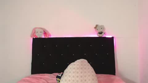 Snapshot of mikee_g chatting on 11/07/25, 04:23 ZARA BLARE online show from 11/07/25, 04:23