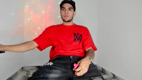 mikee_scooth online show from 05/19/26, 04:30