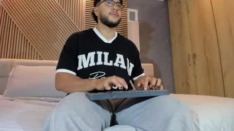 Mikeee online show from 05/21/26, 02:51