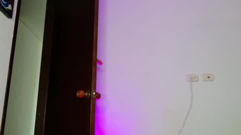 mikegaitan1 online show from 10/20/25, 09:48