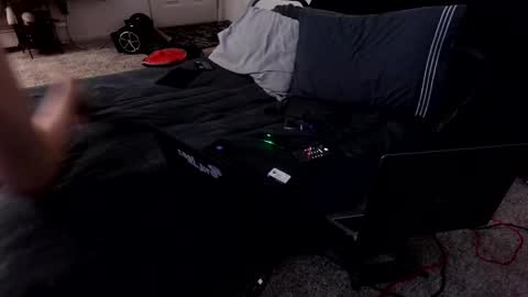 Snapshot of mikegbeme420 chatting on 11/08/25, 11:43 Mike online show from 11/08/25, 11:43