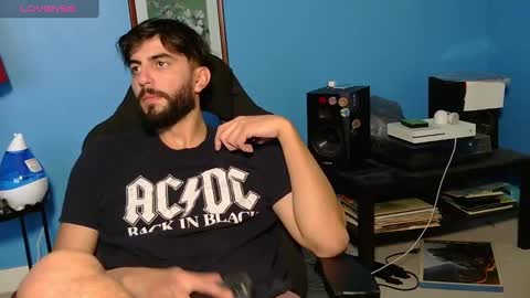 Snapshot of mikehawk1589 chatting on 01/13/25, 04:28 mikehawk1589 online show from 01/13/25, 04:28