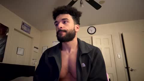 Snapshot of mikemikemikey9996 chatting on 10/24/25, 01:13 mikemikemikey9996 online show from 10/24/25, 01:13