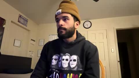 Snapshot of mikemikemikey9996 chatting on 11/12/25, 01:28 mikemikemikey9996 online show from 11/12/25, 01:28