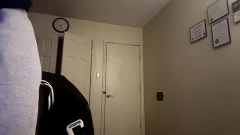 Snapshot of mikemikemikey9996 chatting on 11/26/25, 01:28 mikemikemikey9996 online show from 11/26/25, 01:28