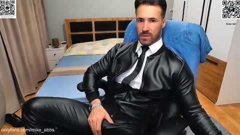 Mike    online show from 09/30/25, 06:35