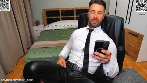 Mike    online show from 10/13/25, 07:03