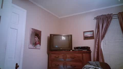 Snapshot of mikewulds chatting on 01/22/25, 03:09 Mike online show from 01/22/25, 03:09