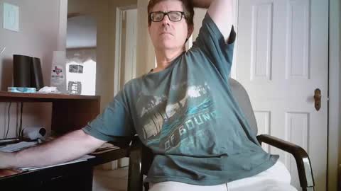 Snapshot of mikewulds chatting on 09/09/25, 06:18 Mike online show from 09/09/25, 06:18