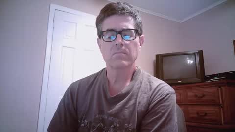 Snapshot of mikewulds chatting on 09/26/25, 02:37 Mike online show from 09/26/25, 02:37