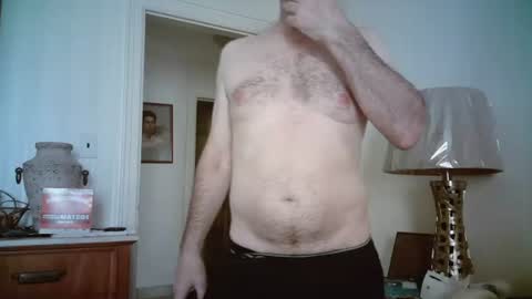 Snapshot of mikewulds chatting on 06/28/26, 01:06 Mike online show from 06/28/26, 01:06